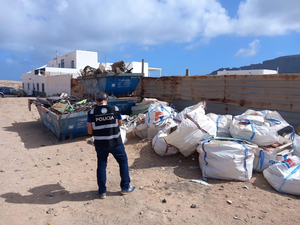 La Policía Autonómica colabora con la ACPMN en el control de residuos